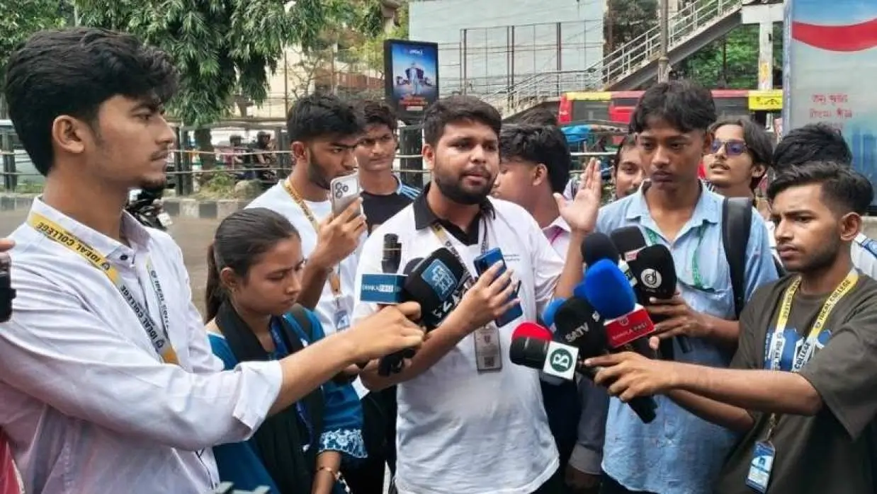 HSC Examinees Vow to Continue Movement Until Minister Steps Down